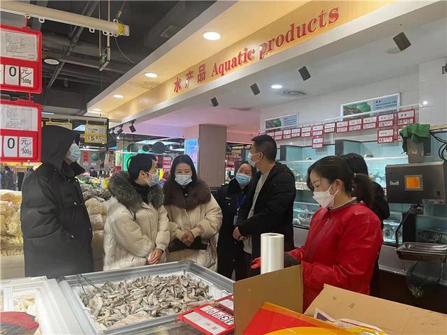 規(guī)范水產(chǎn)品市場(chǎng)經(jīng)營秩序湖北神農(nóng)架林區(qū)開展野生魚類違規(guī)銷售專項(xiàng)檢查